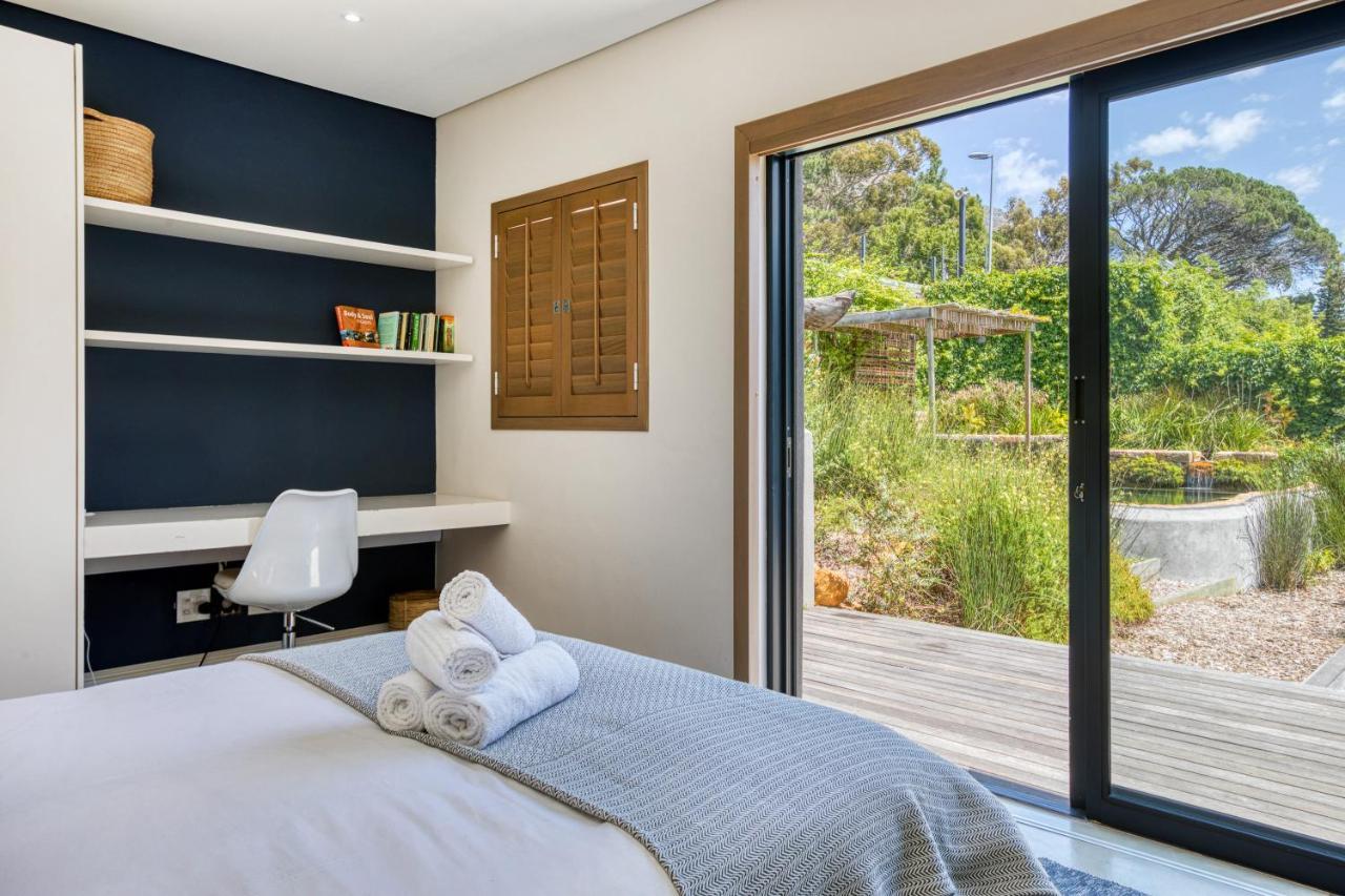 Solar-Powered Mountain Retreat With Natural Pool Cape Town Bagian luar foto